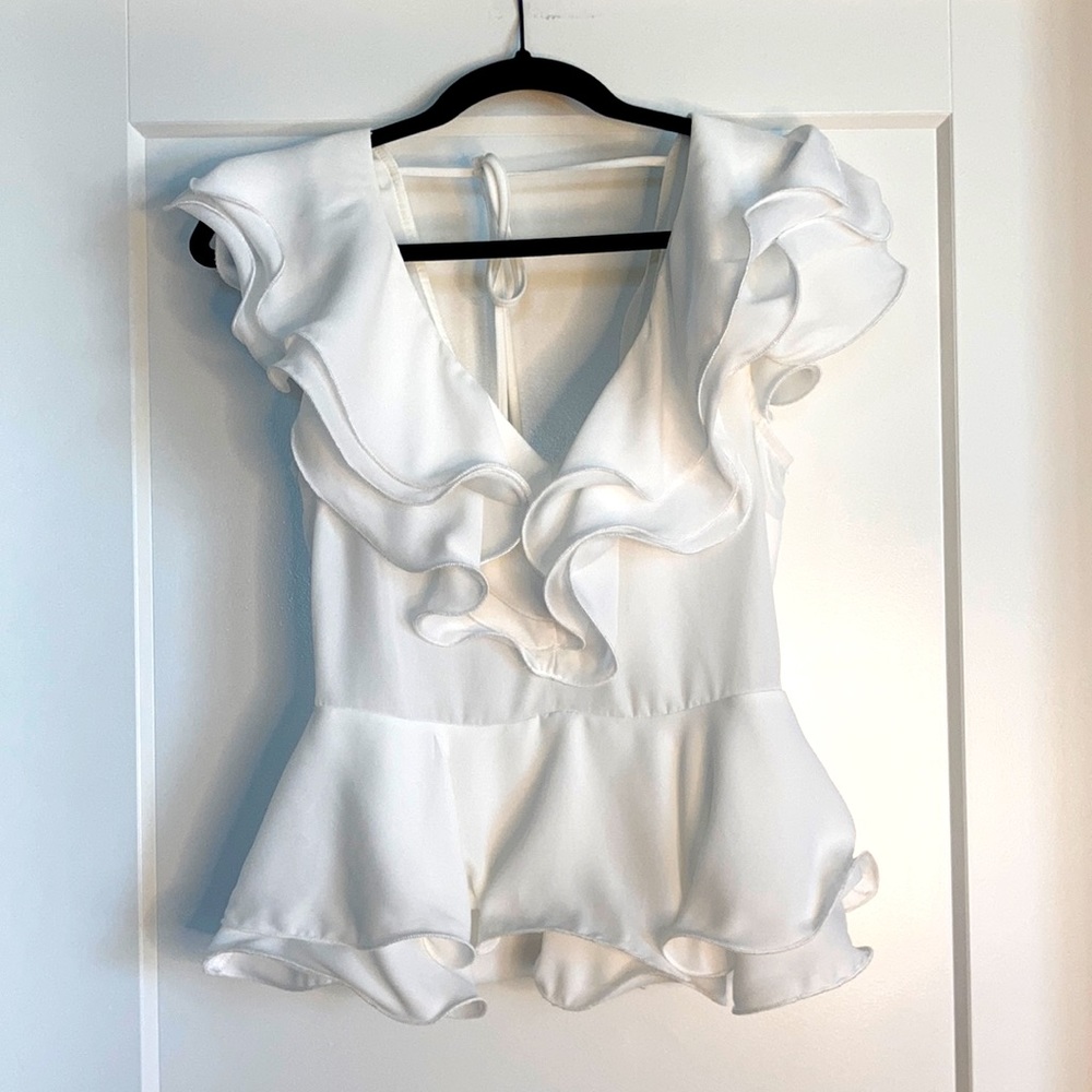 Forever 21 White Ruffled Top. Size S